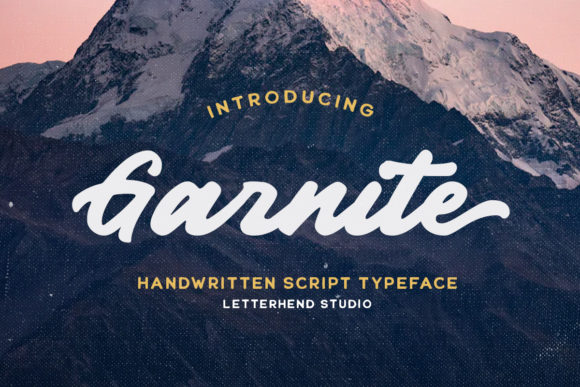 Garnite: A Stylish Script Font for Designers